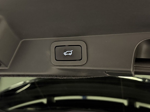 Land Rover Range Rover Sport 11 of 24