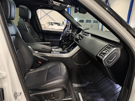 Land Rover Range Rover Sport 13 of 24