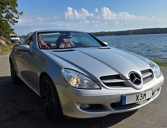 Mercedes-Benz SLK200 3 of 9