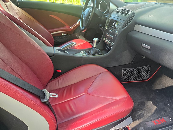 Mercedes-Benz SLK200 4 of 9