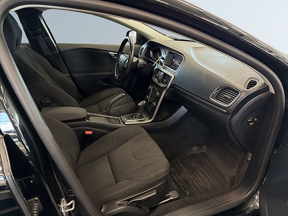 Volvo V40 10 of 20