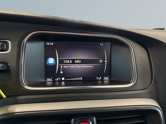 Volvo V40 11 of 20