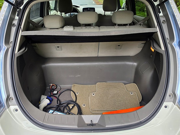 Nissan Leaf 12 of 16