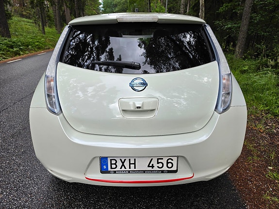 Nissan Leaf 5 of 5