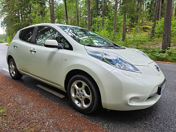 Nissan Leaf 7 of 16