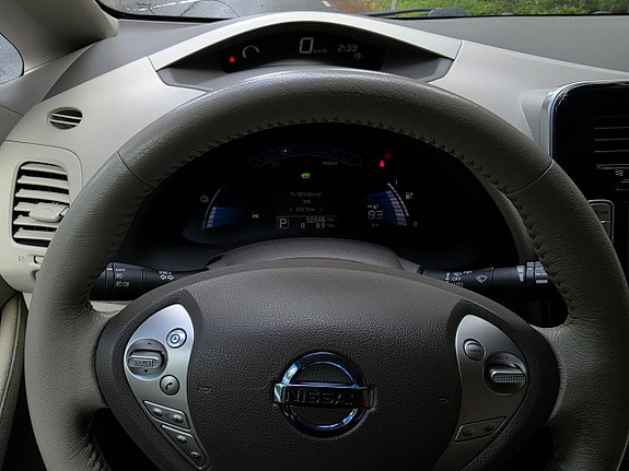 Nissan Leaf 14 of 16