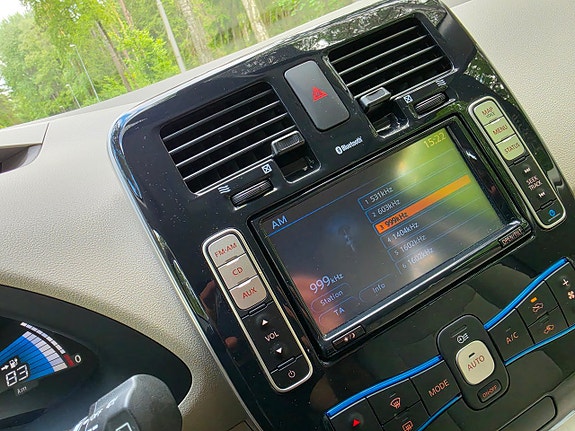 Nissan Leaf 15 of 16