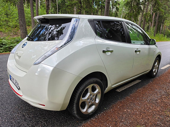 Nissan Leaf 6 of 16