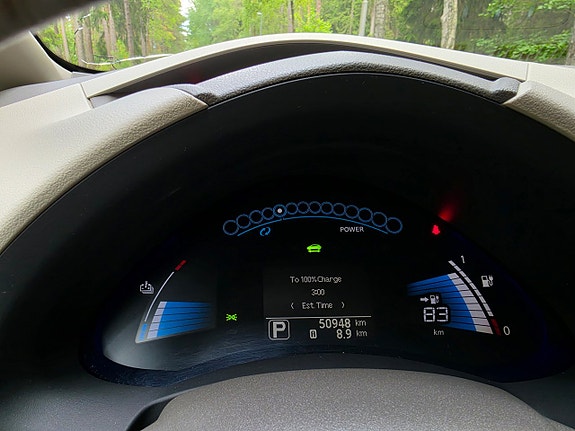 Nissan Leaf 13 of 16