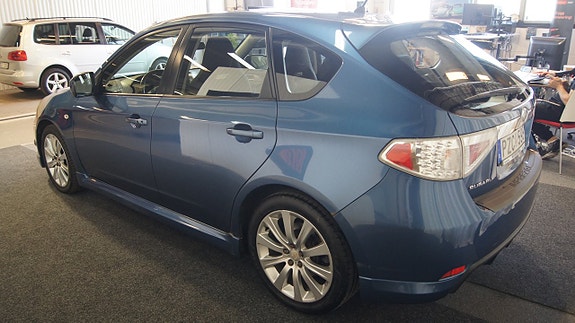 Subaru Impreza 3 of 5