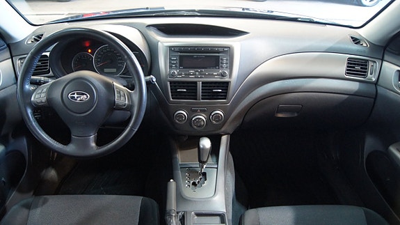 Subaru Impreza 7 of 10