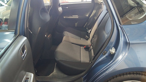 Subaru Impreza 6 of 10