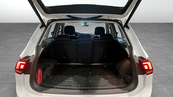 Volkswagen Tiguan 10 of 18