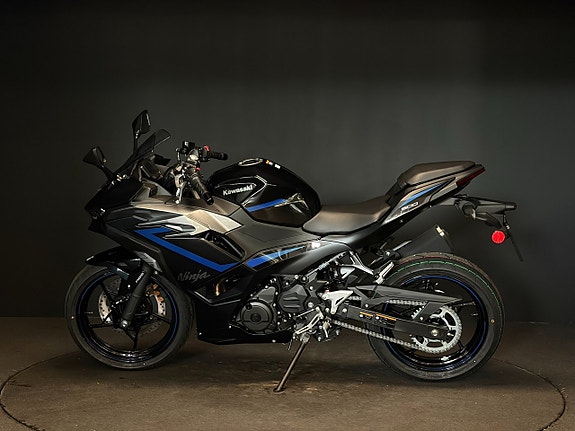 Kawasaki Ninja 500 SE 2 of 5