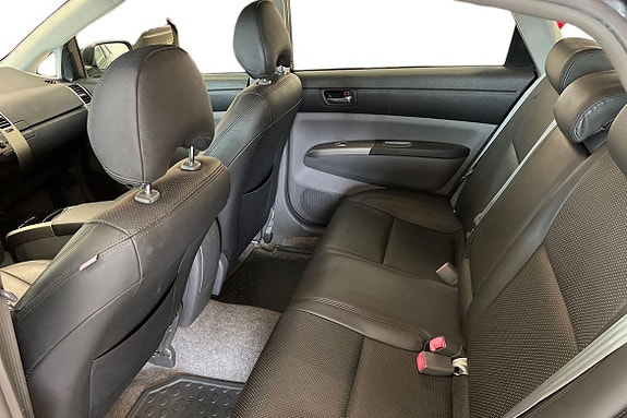 Toyota Prius 11 of 19