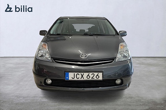 Toyota Prius 5 of 5