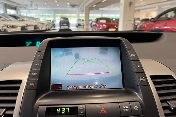 Toyota Prius 13 of 19