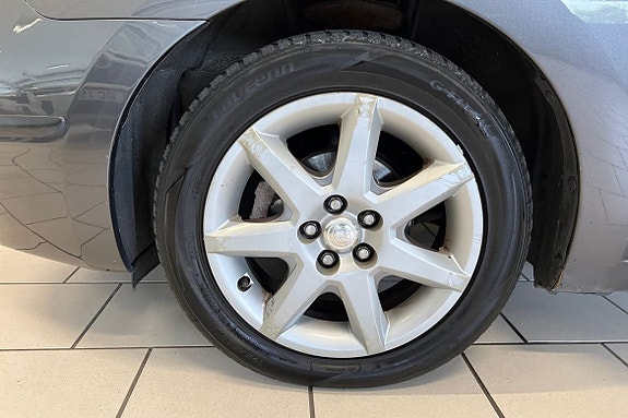 Toyota Prius 15 of 19