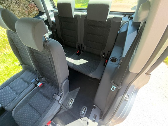 Volkswagen Touran 5 of 5