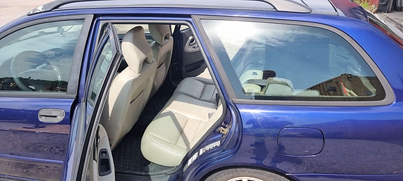 Volvo V40 3 of 6