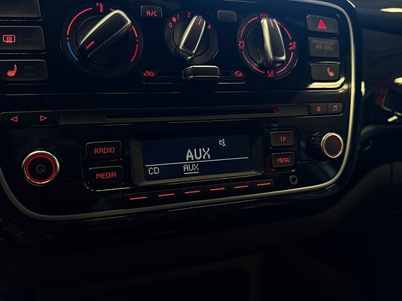 Volkswagen UP! 21 of 28