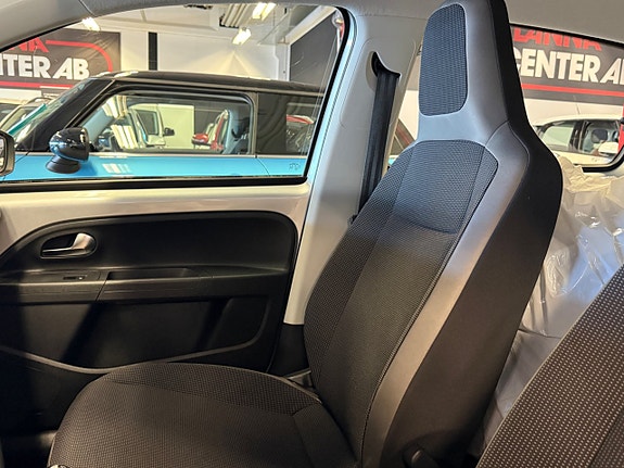 Volkswagen UP! 17 of 28