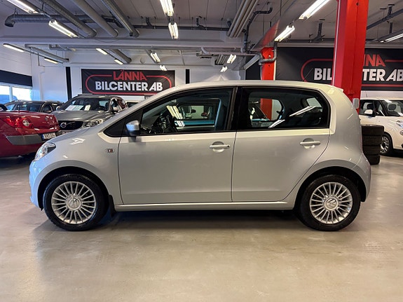 Volkswagen UP! 3 of 5