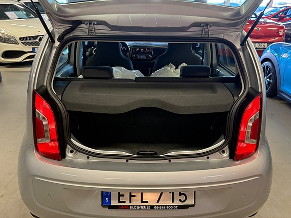 Volkswagen UP! 25 of 28