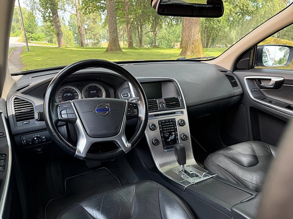 Volvo XC60 7 of 11