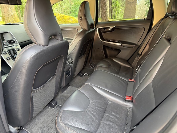 Volvo XC60 9 of 11