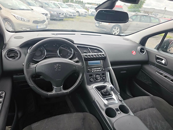 Peugeot 3008 9 of 16