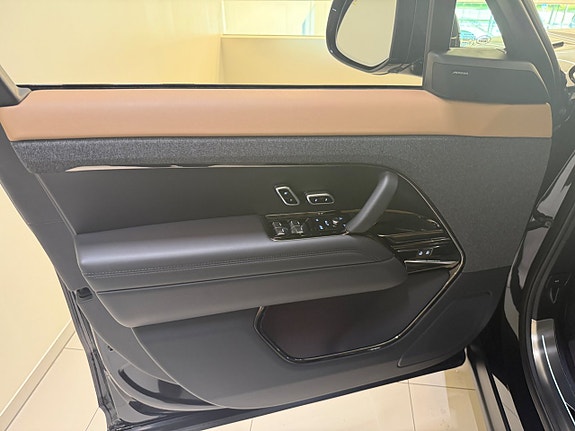 Land Rover Range Rover Sport 10 of 22