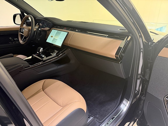Land Rover Range Rover Sport 20 of 22