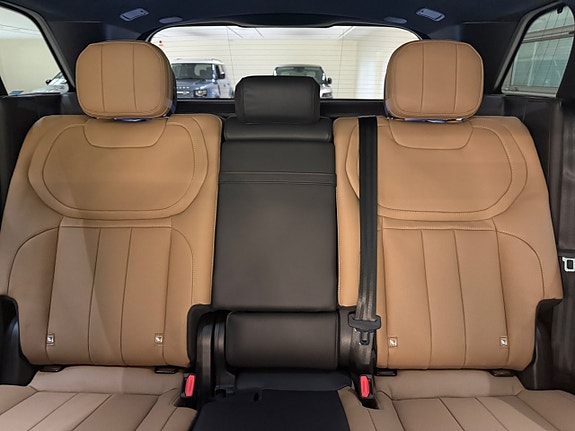 Land Rover Range Rover Sport 16 of 22