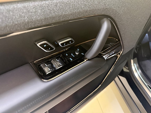 Land Rover Range Rover Sport 11 of 22