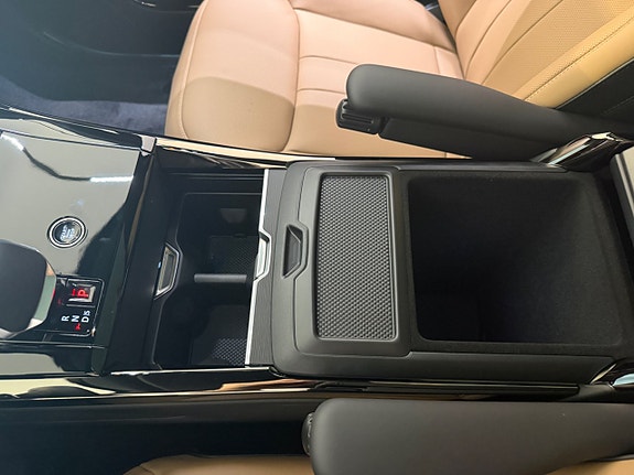 Land Rover Range Rover Sport 14 of 22