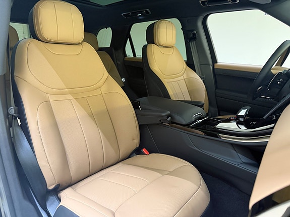 Land Rover Range Rover Sport 19 of 22