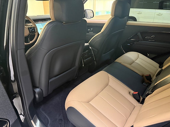 Land Rover Range Rover Sport 17 of 22