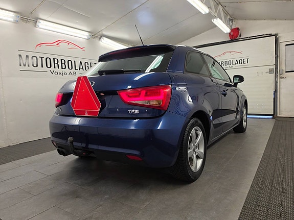 Audi A1 4 of 5