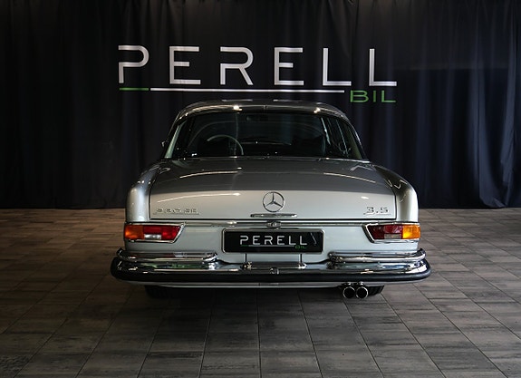 Mercedes-Benz 280 SE 4 of 5
