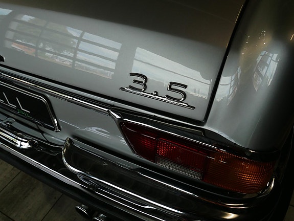 Mercedes-Benz 280 SE 19 of 21