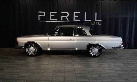 Mercedes-Benz 280 SE 3 of 5