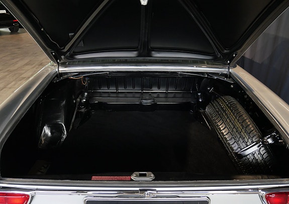 Mercedes-Benz 280 SE 16 of 21