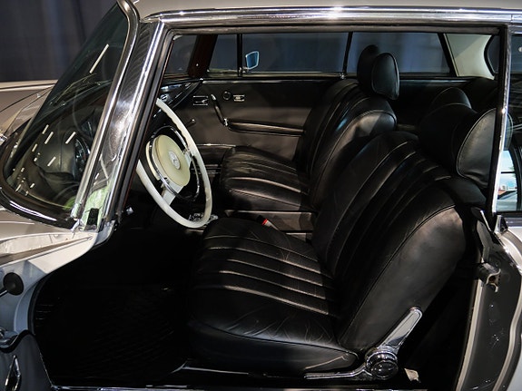 Mercedes-Benz 280 SE 7 of 21