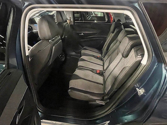 Peugeot 5008 5 of 6
