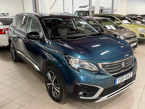Peugeot 5008 2 of 6