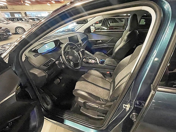 Peugeot 5008 4 of 6