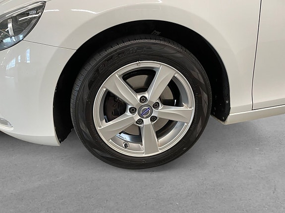 Volvo V40 8 of 20