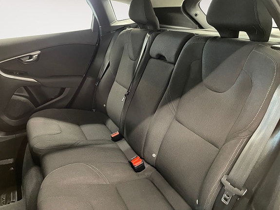 Volvo V40 14 of 20