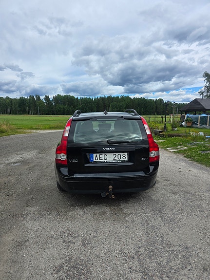 Volvo V50 4 of 5